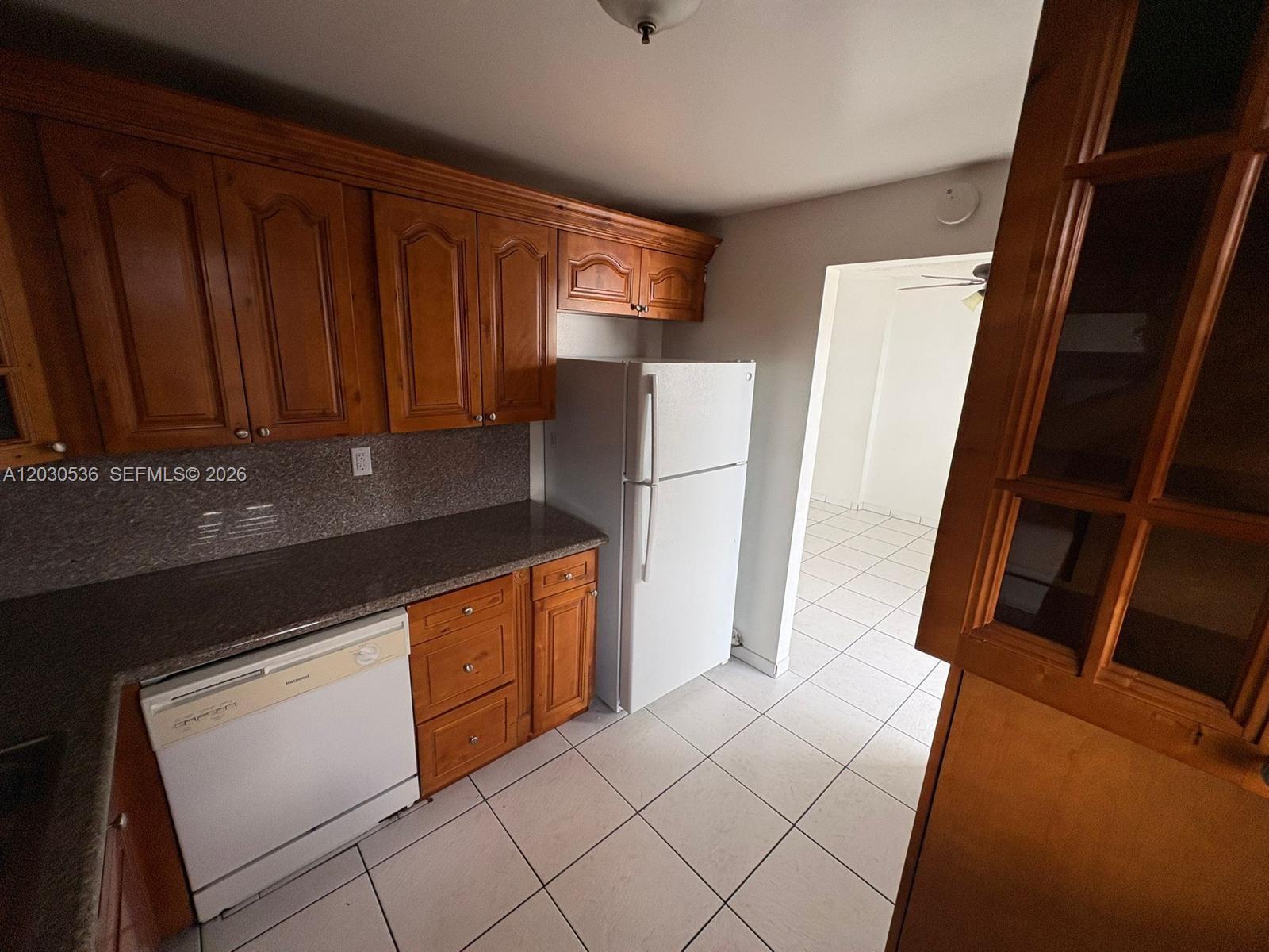 EL CONQUISTADOR SOUTH CON - Residential Lease