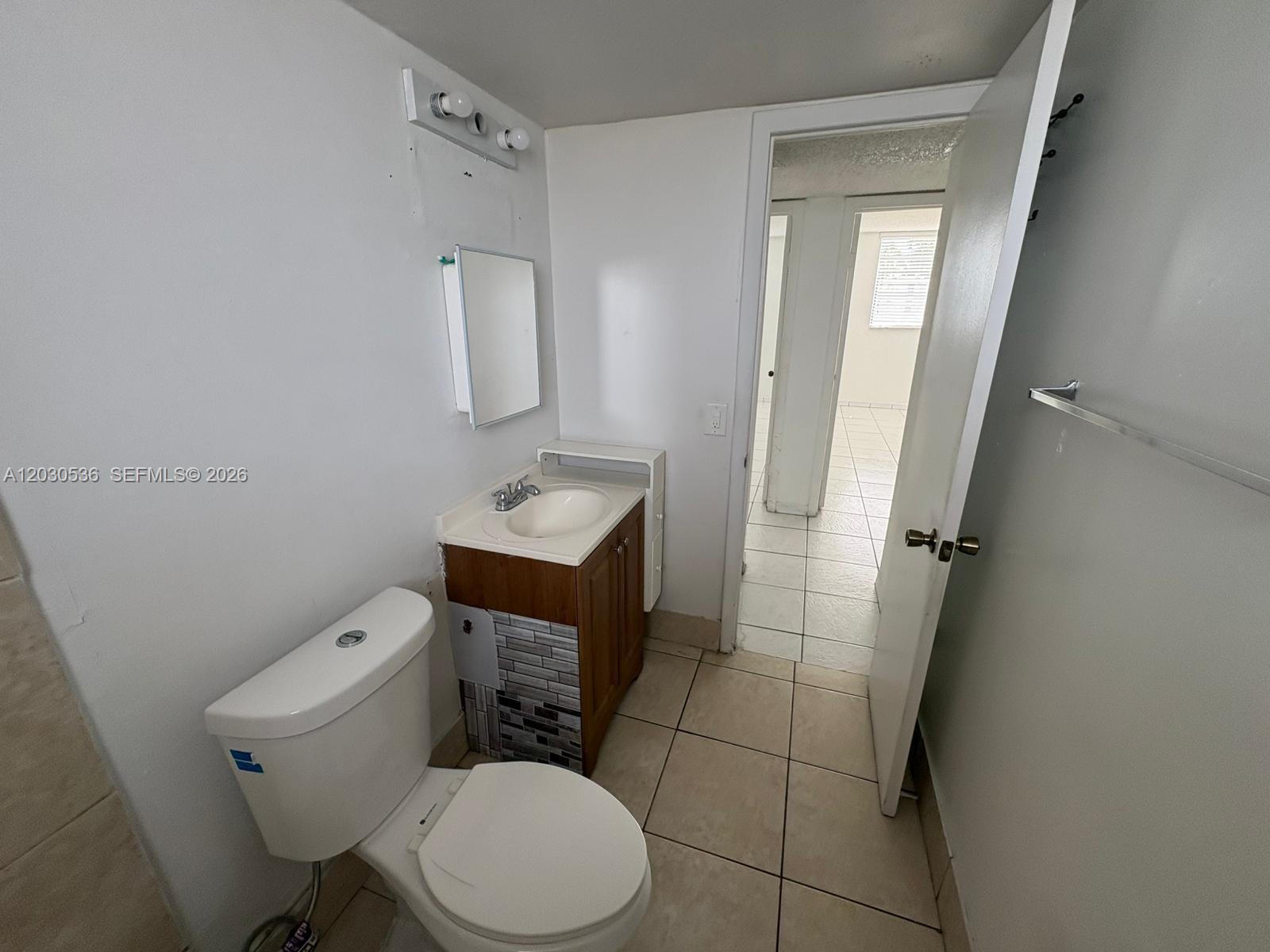 EL CONQUISTADOR SOUTH CON - Residential Lease