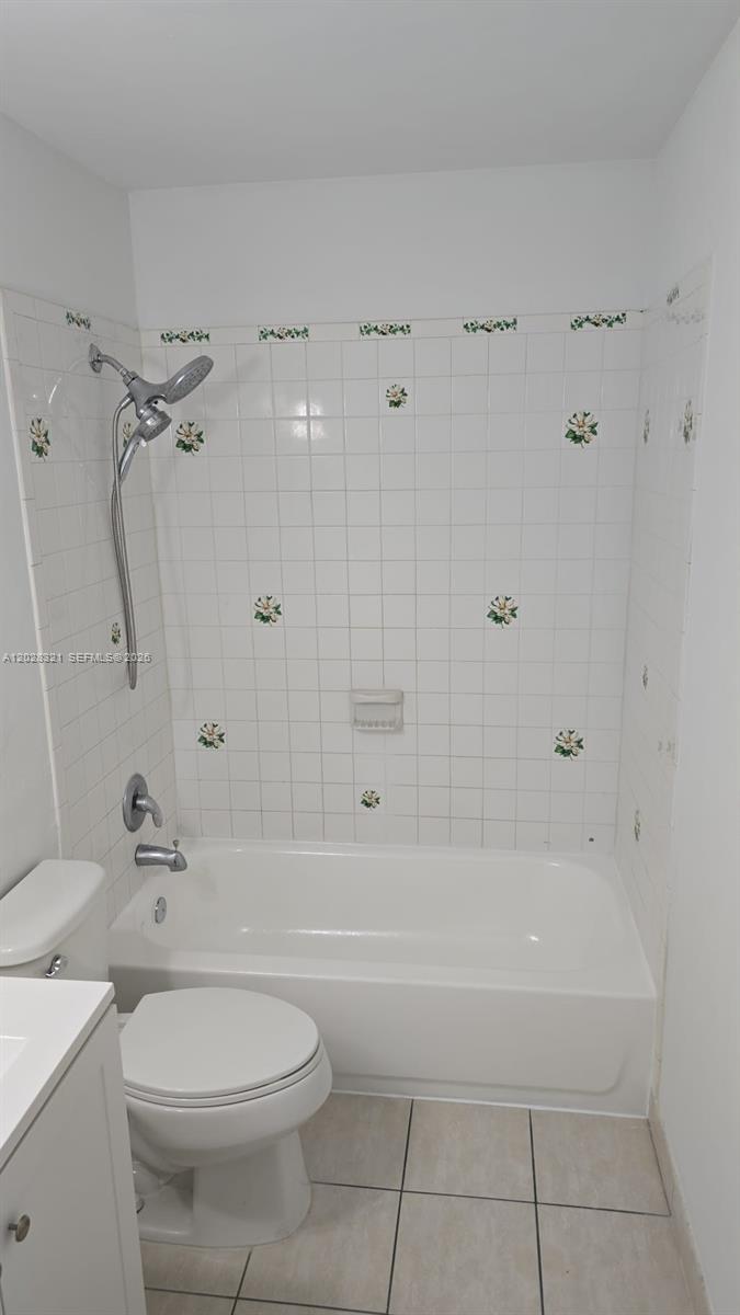 QUAIL HOLLOW CONDO - Residential