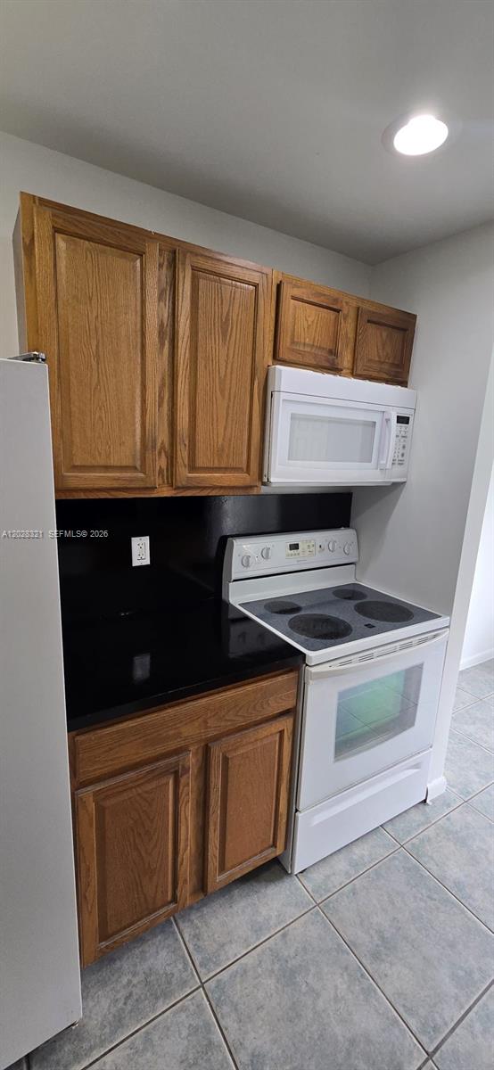 QUAIL HOLLOW CONDO - Residential