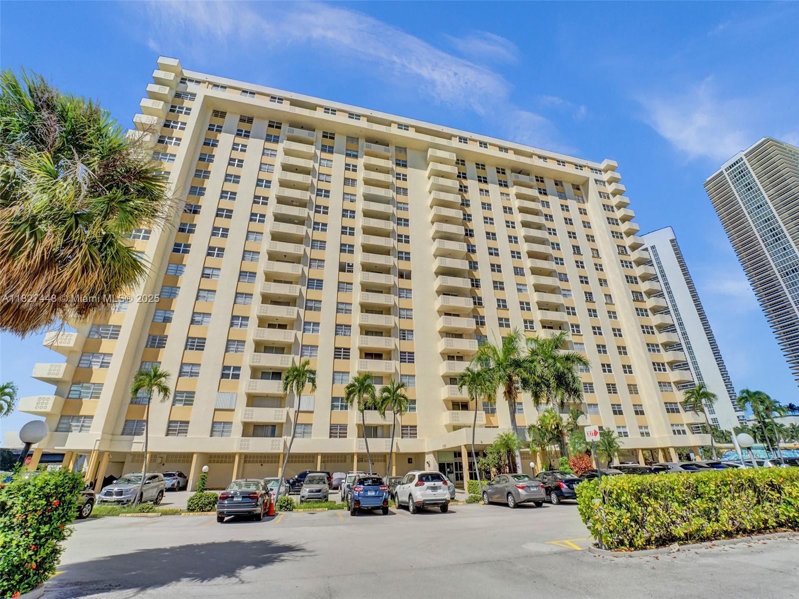 PLAZA TOWERS NORTH CONDO - Residential