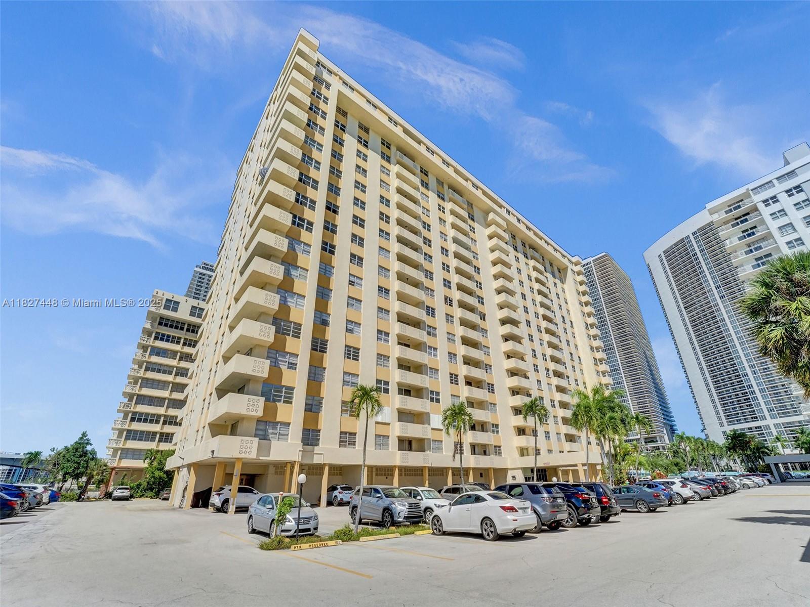 PLAZA TOWERS NORTH CONDO - Residential