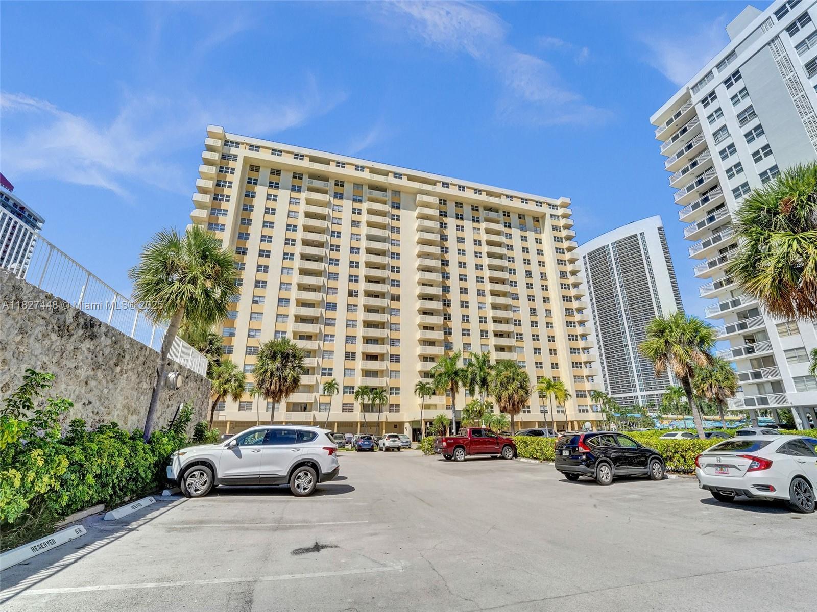 PLAZA TOWERS NORTH CONDO - Residential