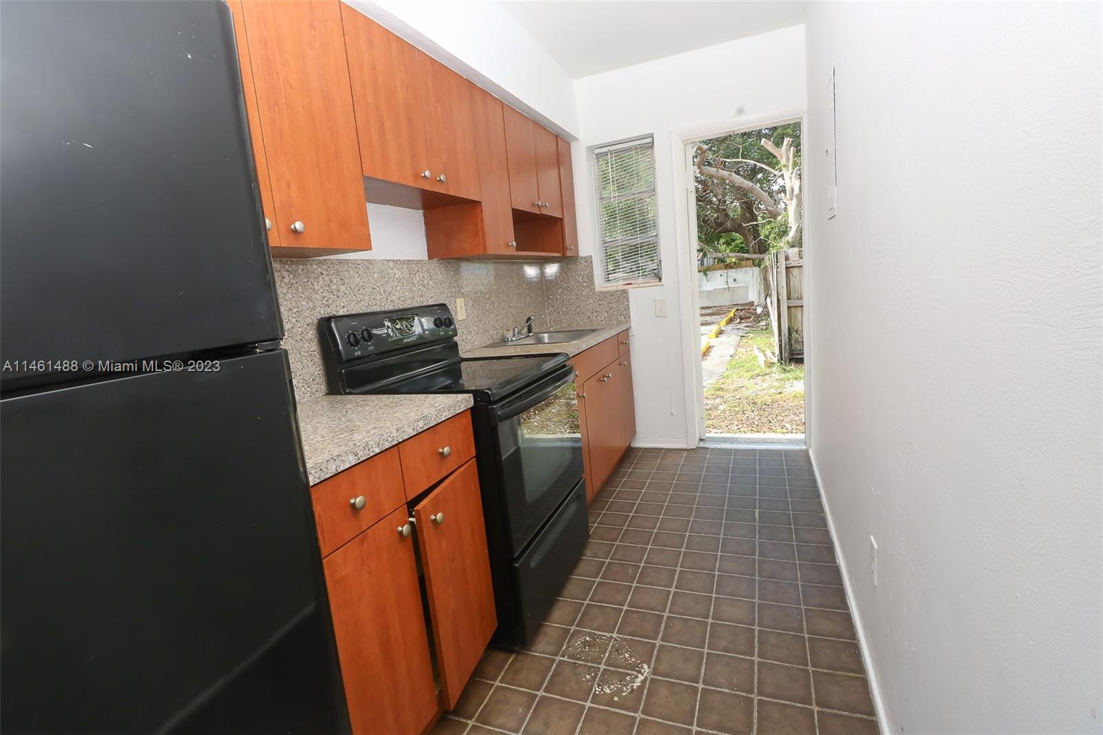 PINEWOOD PARK PL AMD 2ND - Residential Lease