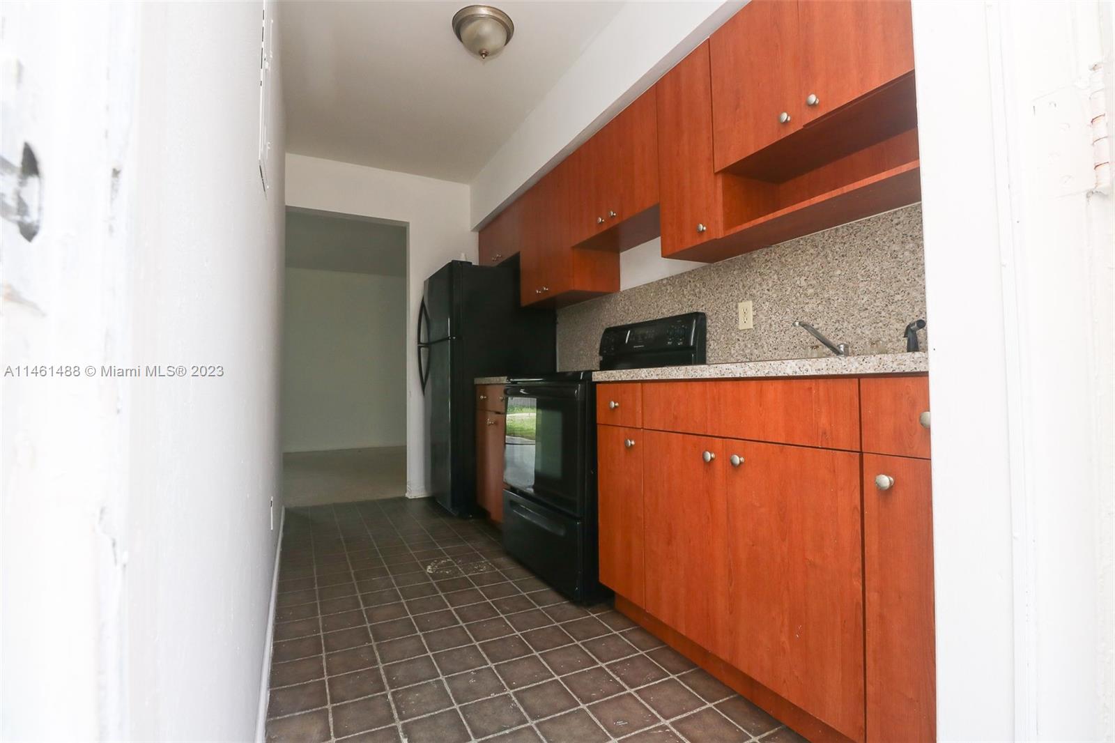 PINEWOOD PARK PL AMD 2ND - Residential Lease