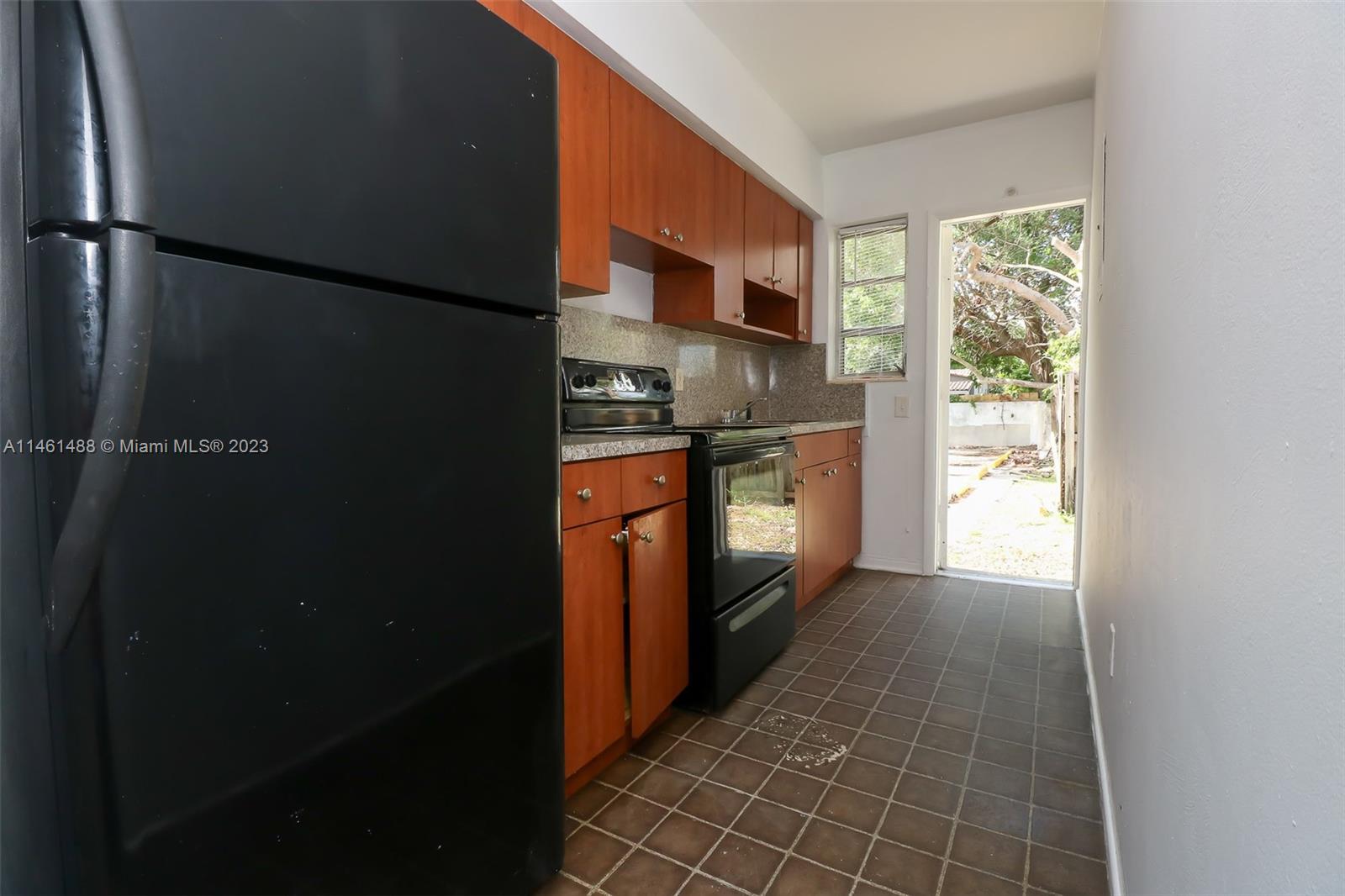 PINEWOOD PARK PL AMD 2ND - Residential Lease
