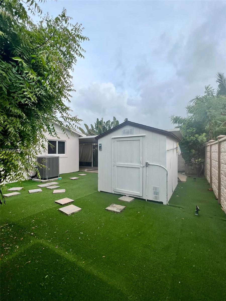 BEL AIRE SEC 8 - Residential Lease