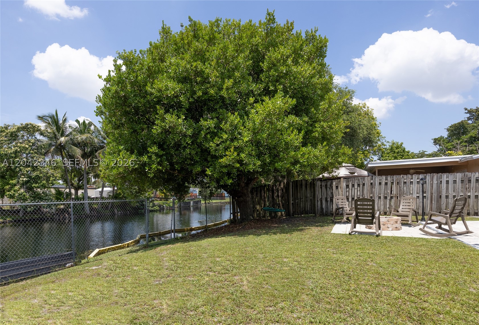 SUNRISE GOLF VILLAGE - Residential