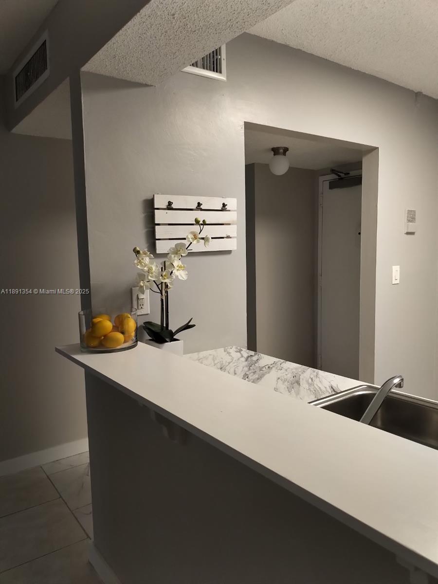 TALL TREES CONDO - Residential Lease