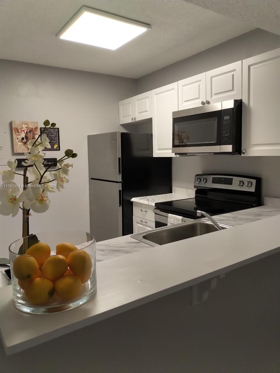 TALL TREES CONDO - Residential Lease