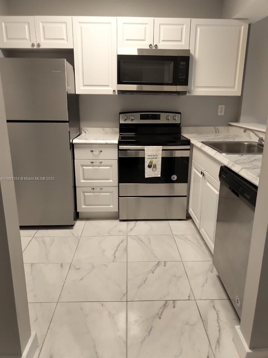 TALL TREES CONDO - Residential Lease