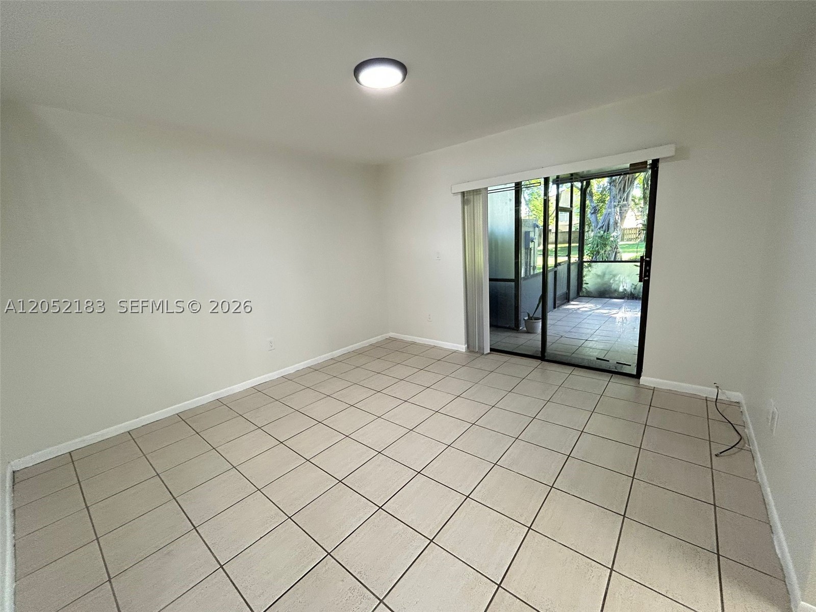 LA MAISON AT THE HAMMOCKS - Residential Lease