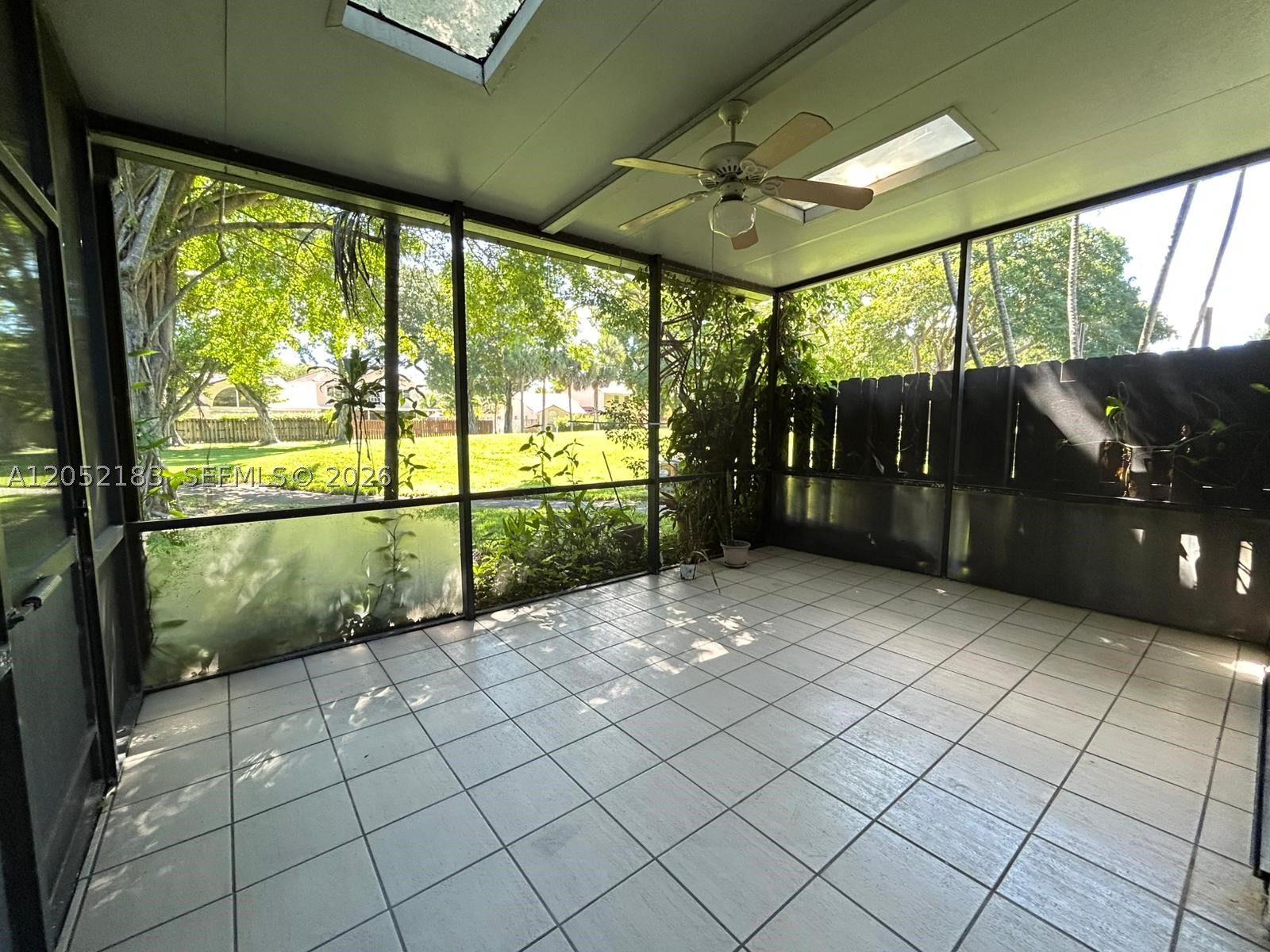 LA MAISON AT THE HAMMOCKS - Residential Lease
