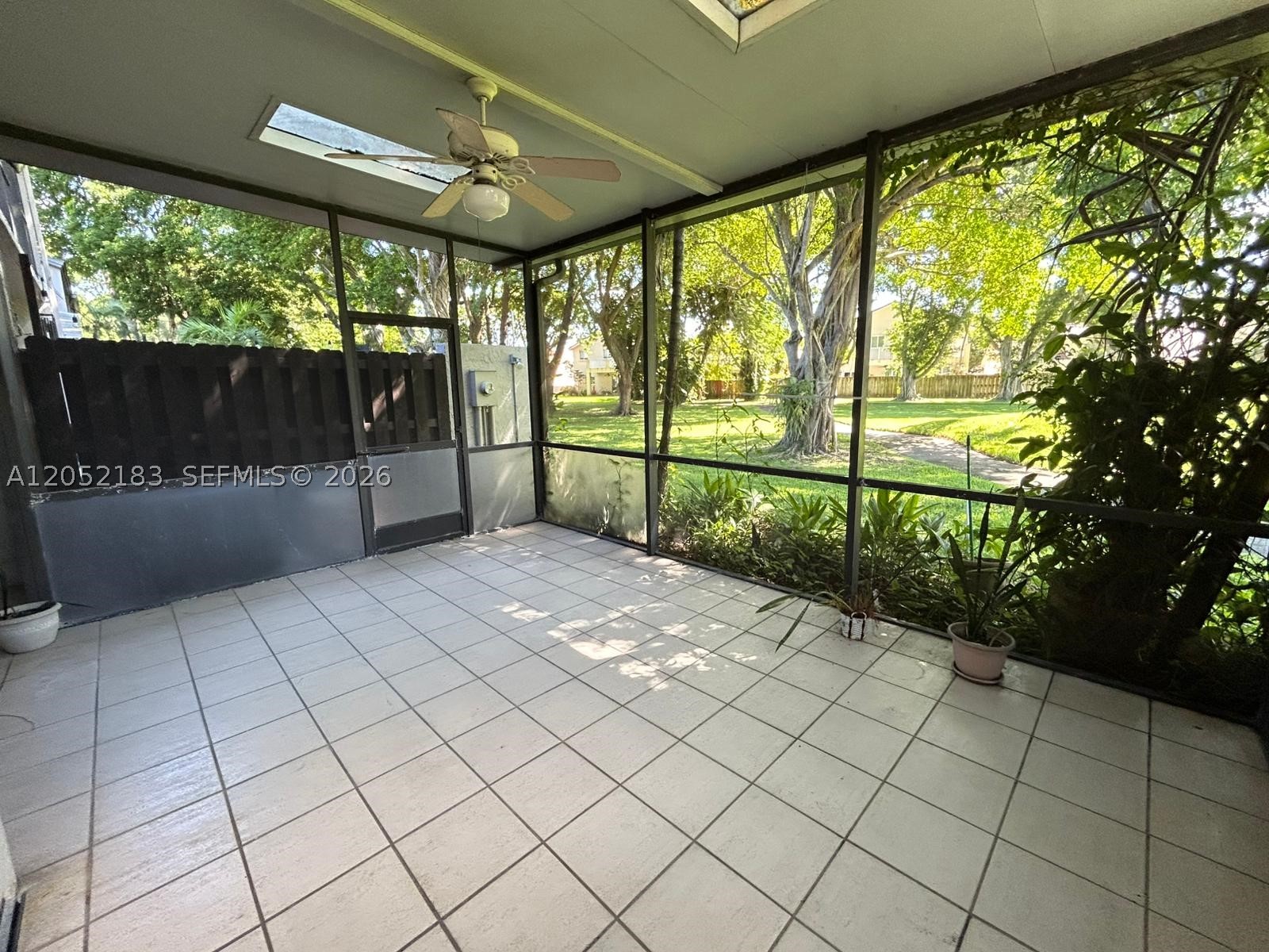 LA MAISON AT THE HAMMOCKS - Residential Lease