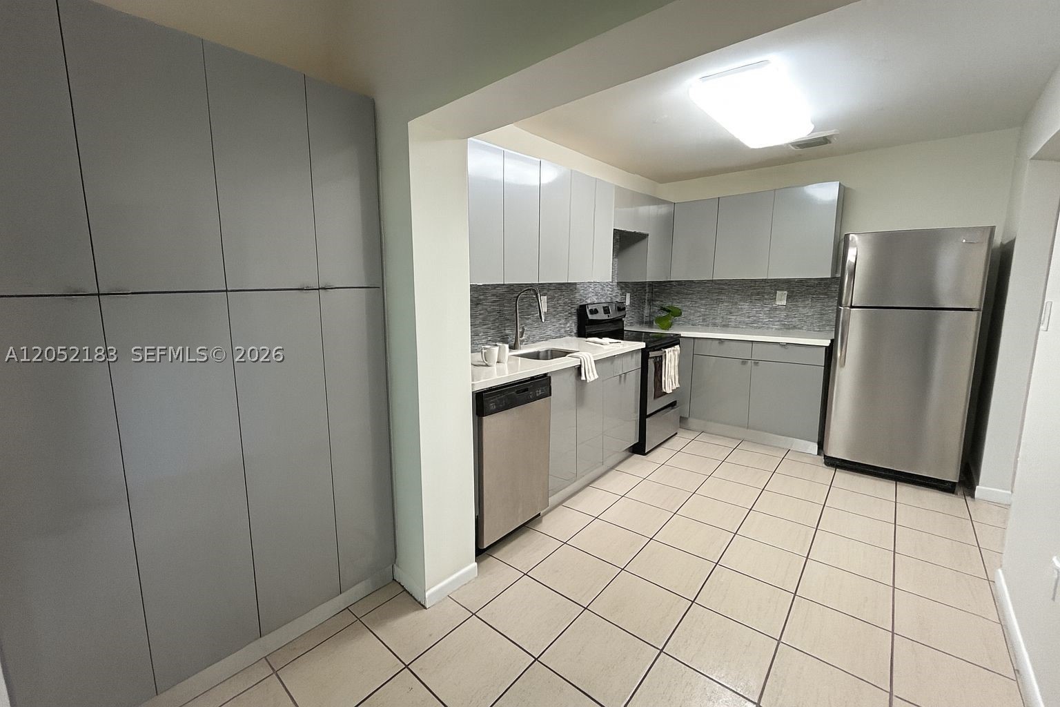 LA MAISON AT THE HAMMOCKS - Residential Lease
