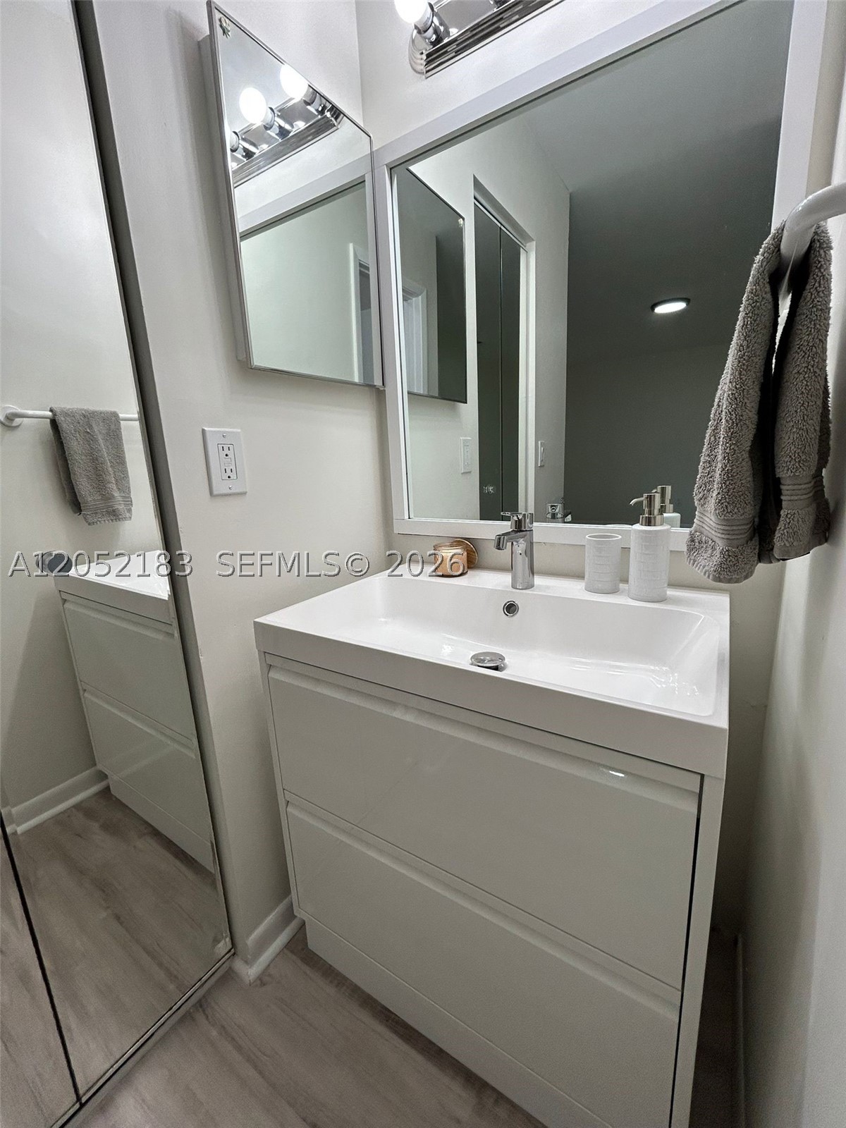 LA MAISON AT THE HAMMOCKS - Residential Lease