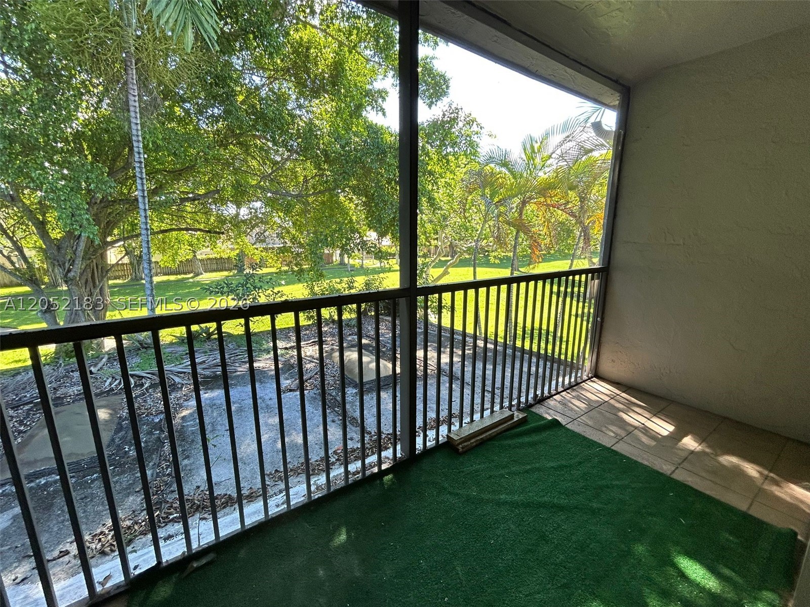 LA MAISON AT THE HAMMOCKS - Residential Lease