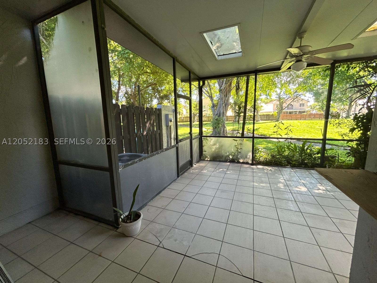 LA MAISON AT THE HAMMOCKS - Residential Lease