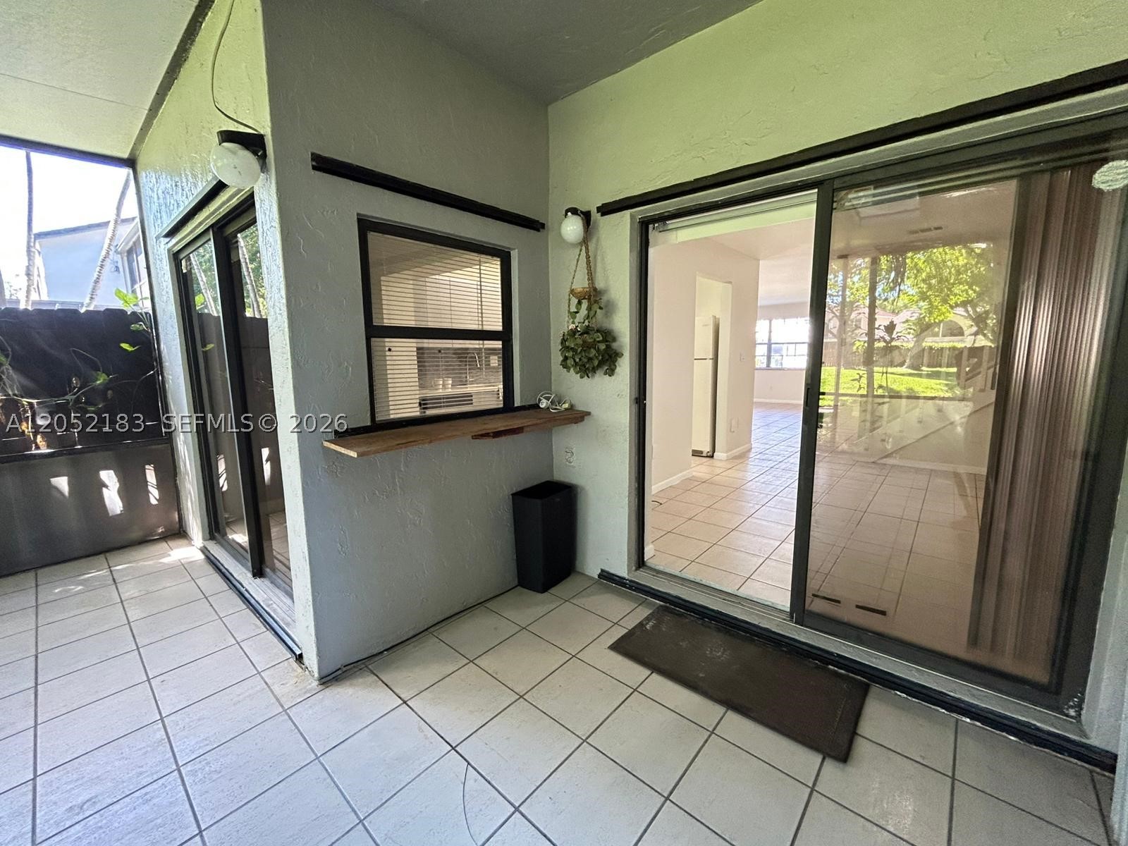 LA MAISON AT THE HAMMOCKS - Residential Lease