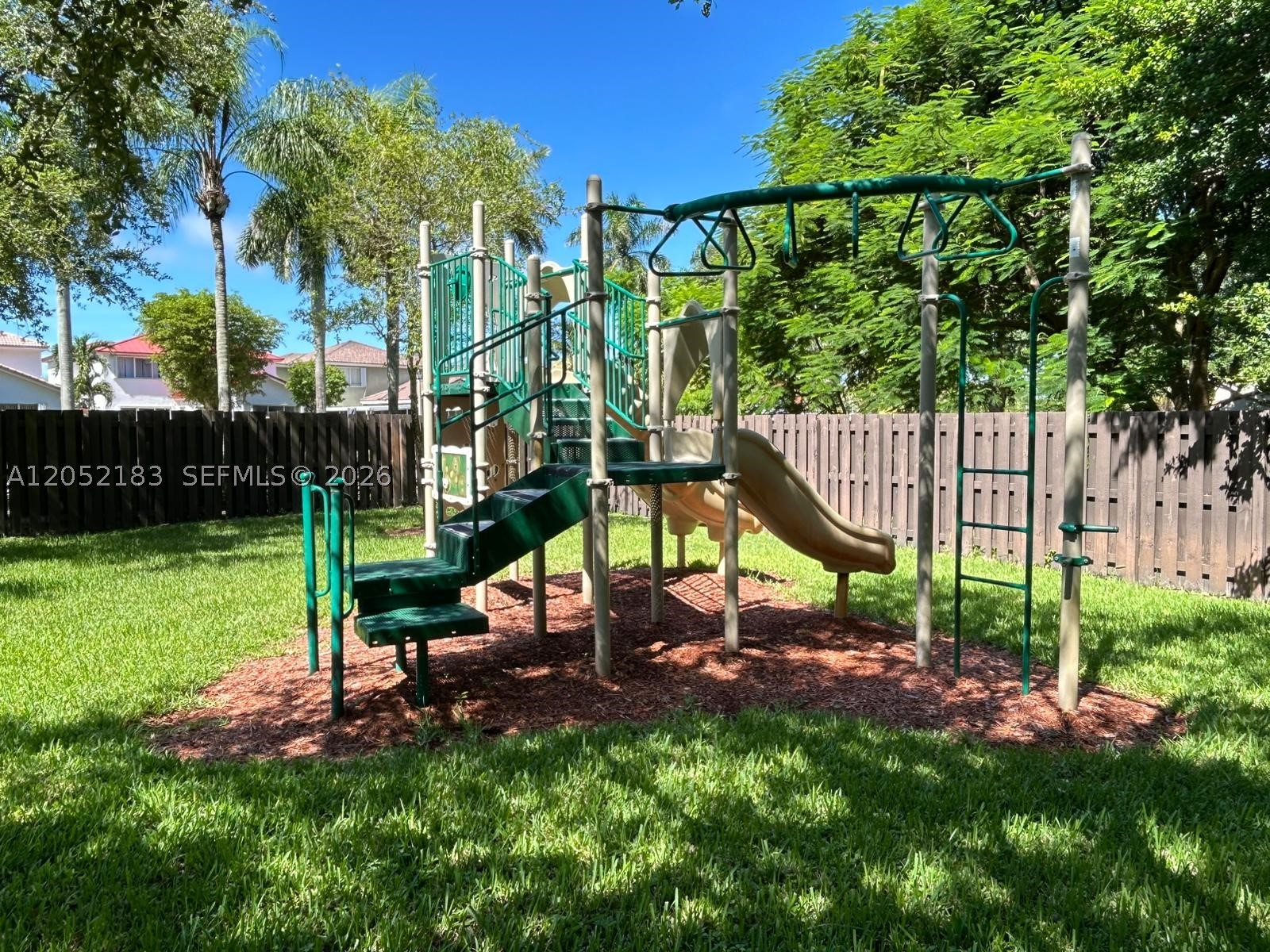 LA MAISON AT THE HAMMOCKS - Residential Lease