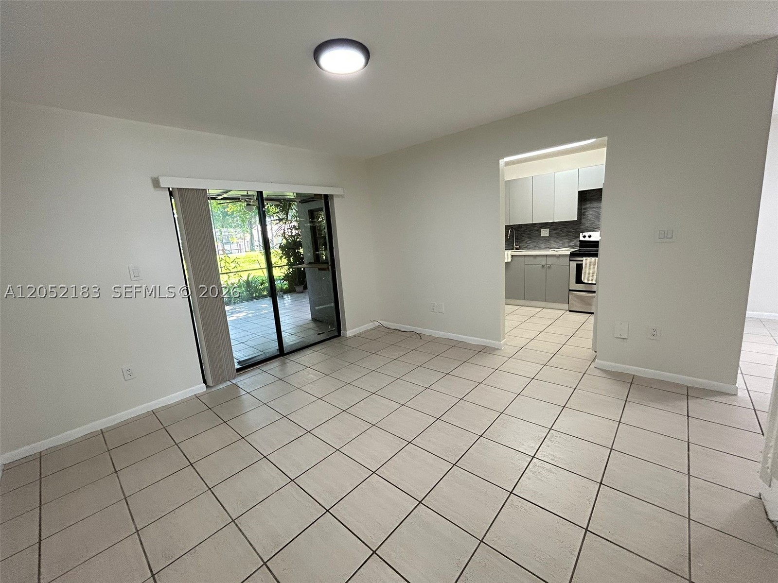 LA MAISON AT THE HAMMOCKS - Residential Lease