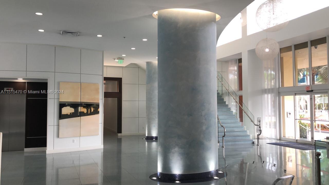 VENTURE AT AVENTURA EAST - Residential Lease