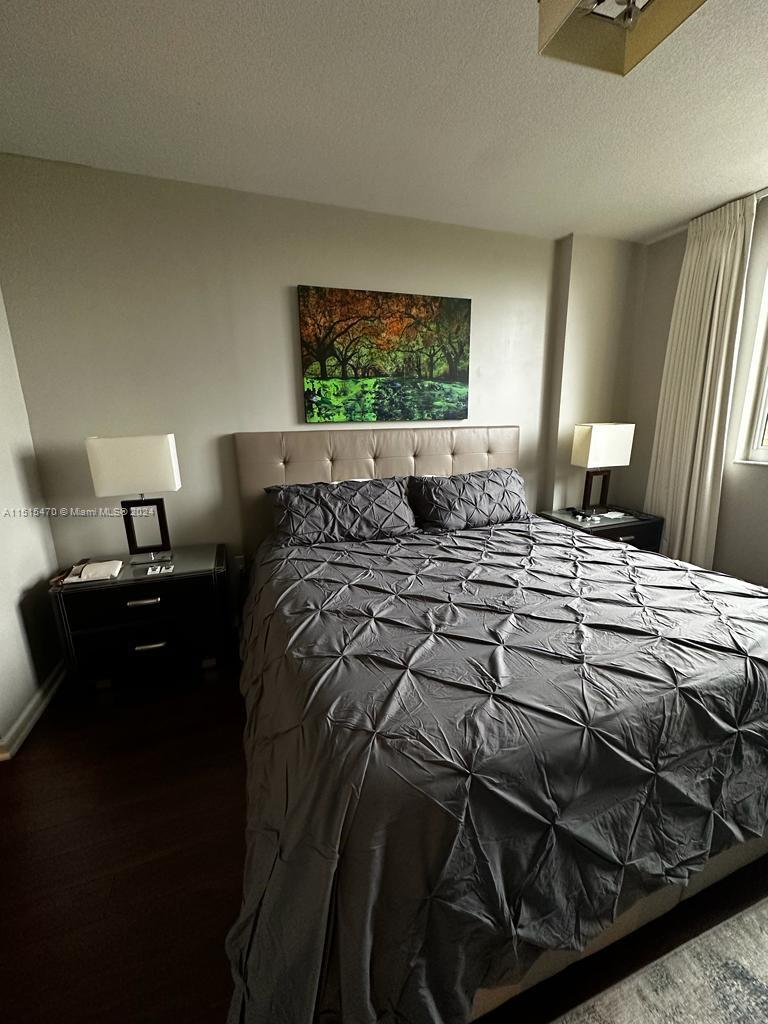 VENTURE AT AVENTURA EAST - Residential Lease