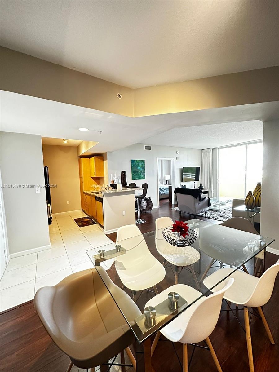 VENTURE AT AVENTURA EAST - Residential Lease