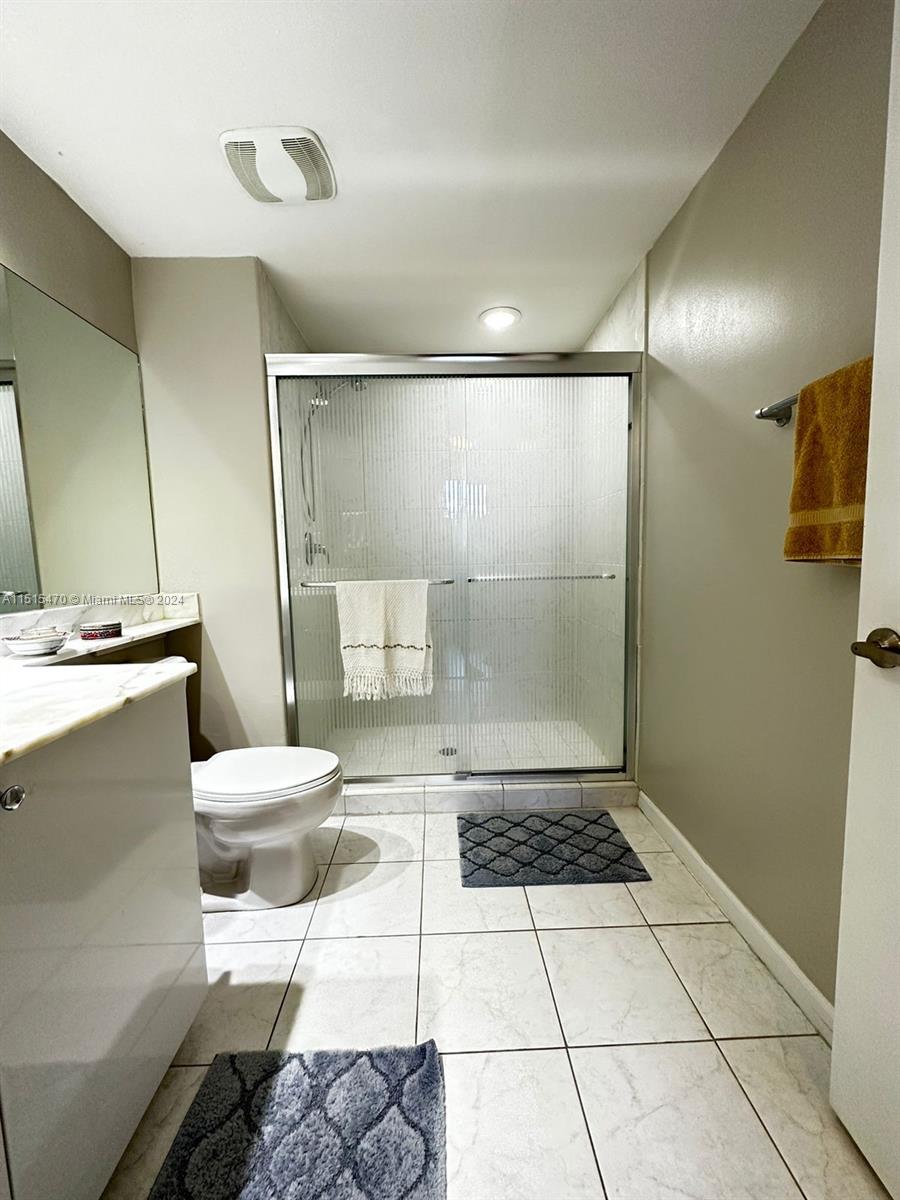 VENTURE AT AVENTURA EAST - Residential Lease