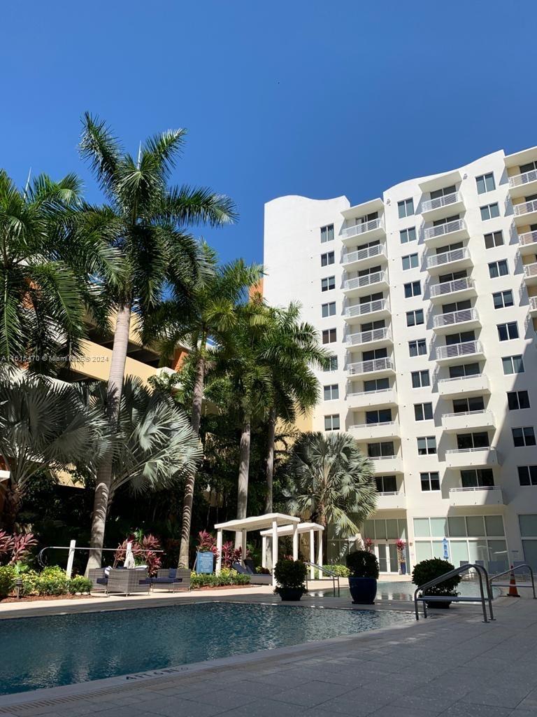 Amazing 2bed/2bath condo, annual rent in the heart of Aventura at the Venture East, Beautifully Furnished. Gorgeous amenities, pool, Spa, Playroom, Billiard room, Kitchen Facility, Movie Theater. Minutes from Publix Supermarket, charter school, Aventura mall, restaurants, and to the beaches.