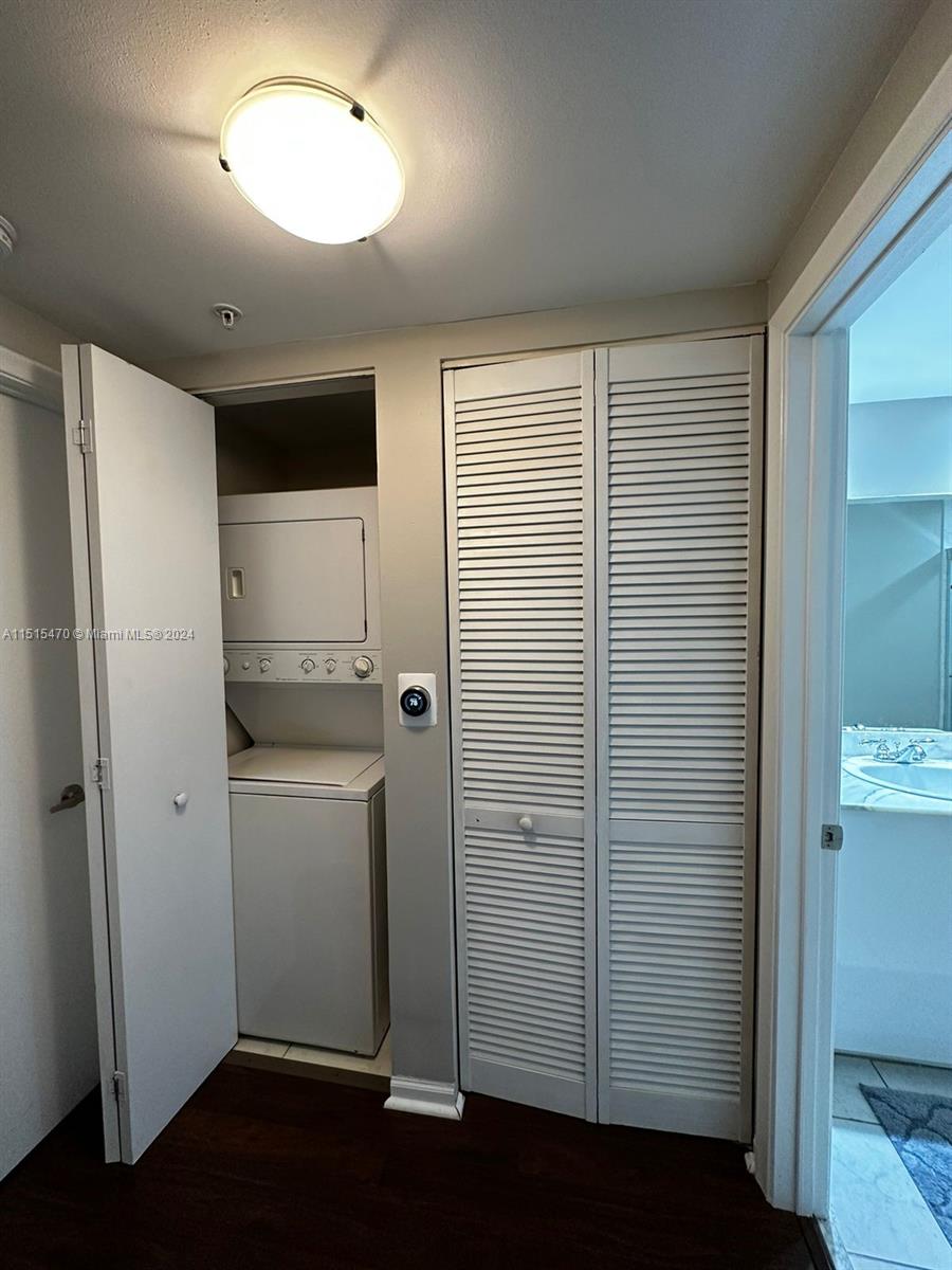 VENTURE AT AVENTURA EAST - Residential Lease