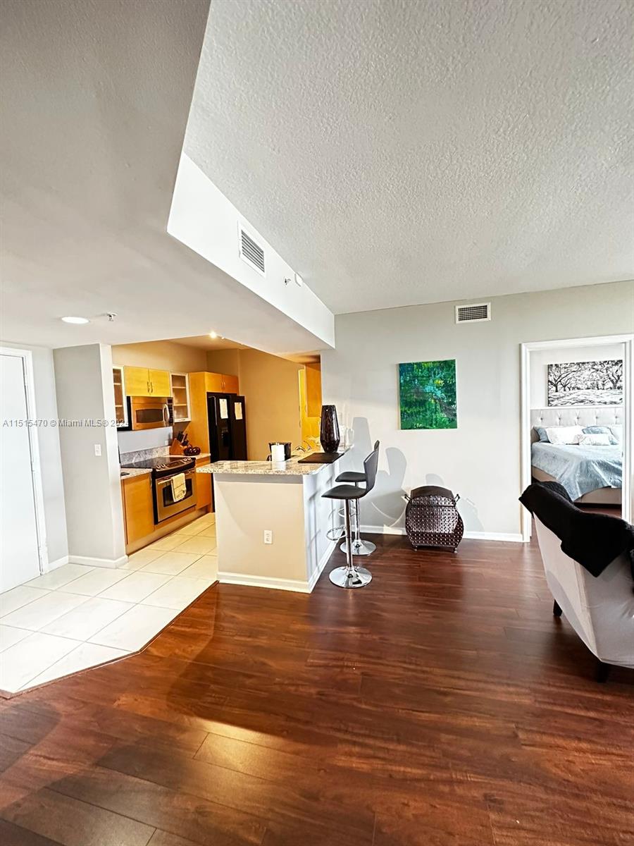 VENTURE AT AVENTURA EAST - Residential Lease