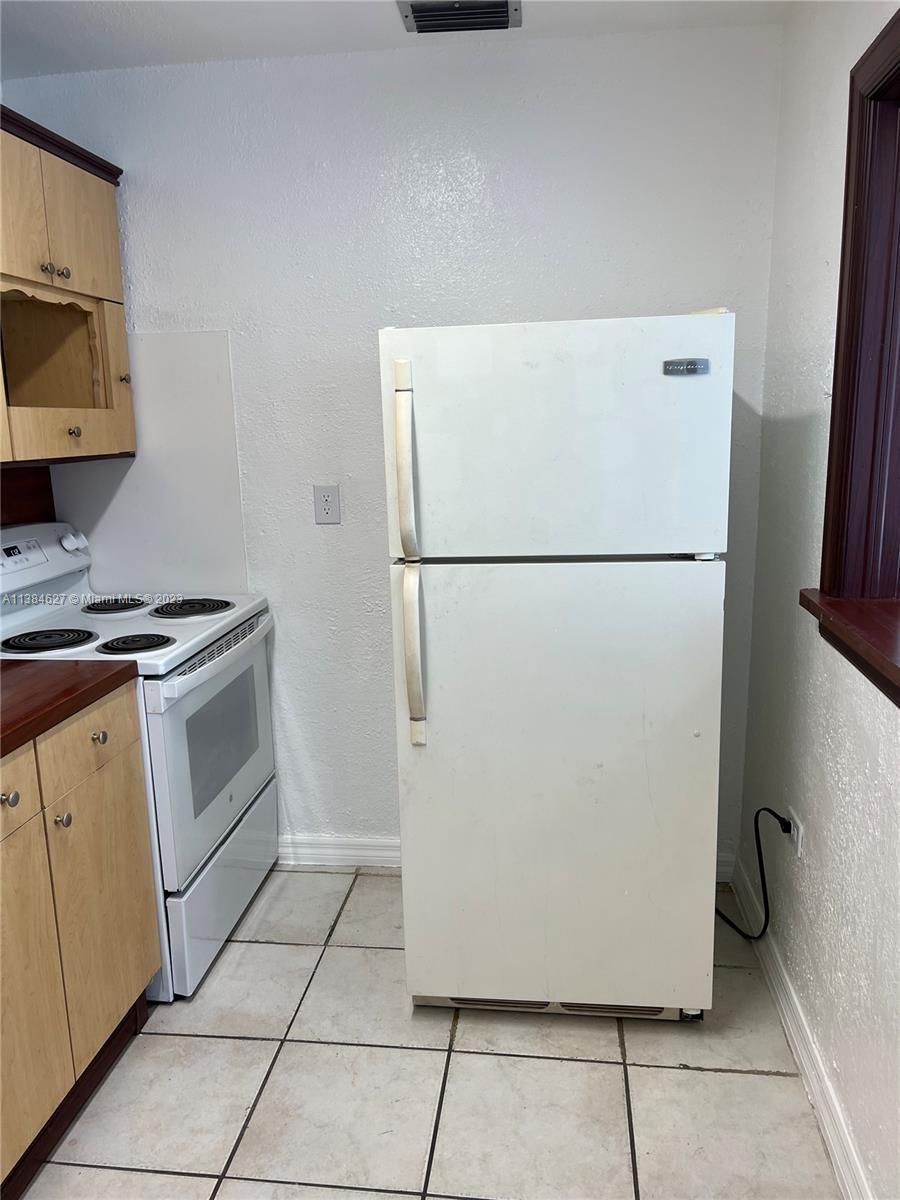 OLYMPIC HEIGHTS - Residential Lease