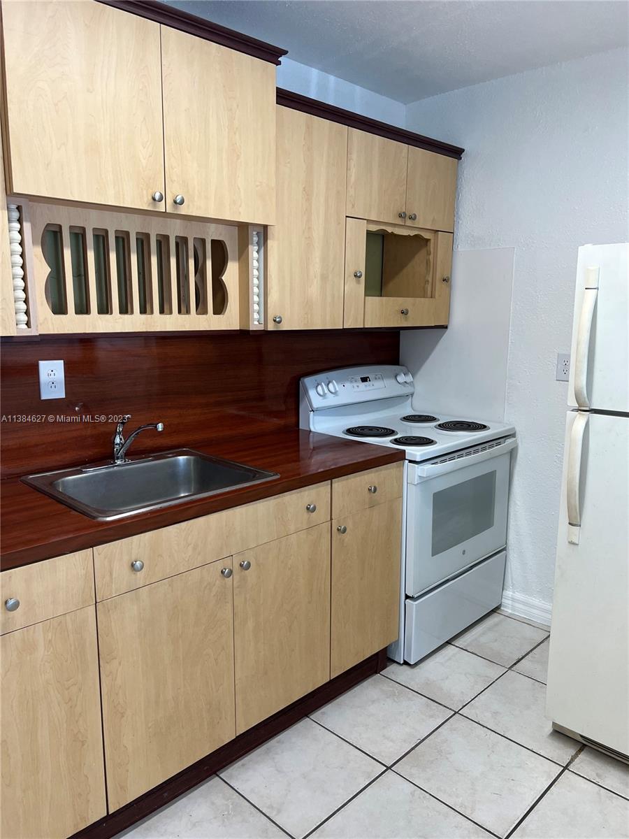 OLYMPIC HEIGHTS - Residential Lease
