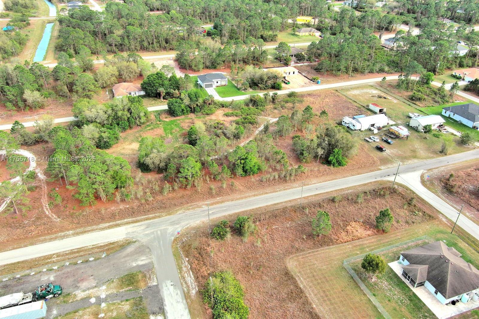 LEHIGH ACRES - Land