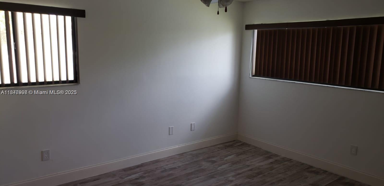 LAKEVIEW AT HAMMOCKS COND - Residential