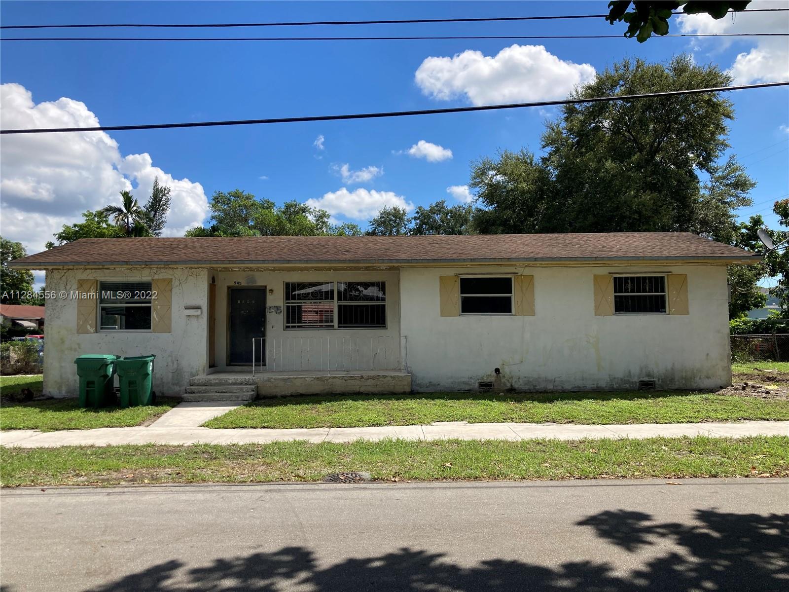 GREAT CORNER LOT ZONED DUPLEX FOR THIS 4 BED / 2 BATH SINGLE FAMILY HOME WITH A FORMAL UTILITY. PROPERTY IS IN NEED OF REPAIRS / COMPLETE REHAB WHICH CAN BE USED AS A SINGLE FAMILY OR REDEVELOPED TO A DUPLEX. CASH BUYERS ONLY.