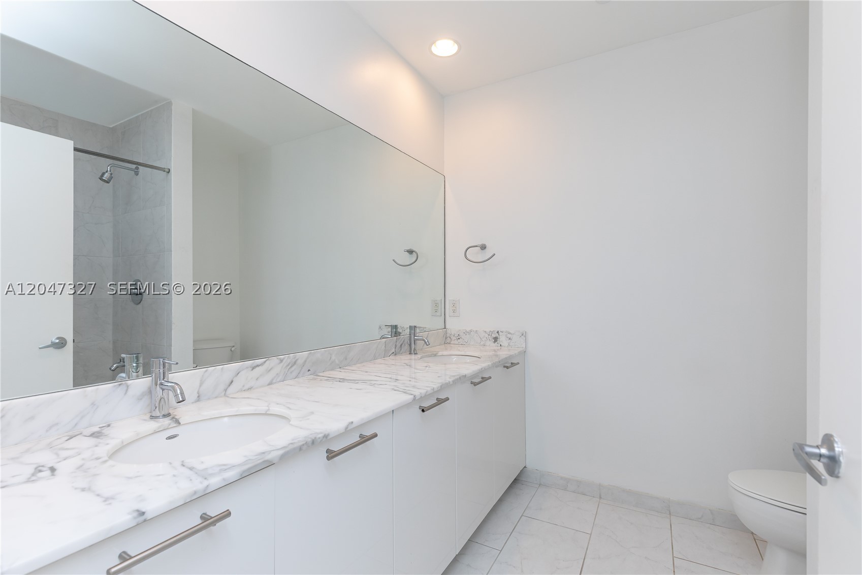 THE PLAZA 901 BRICKELL CO - Residential