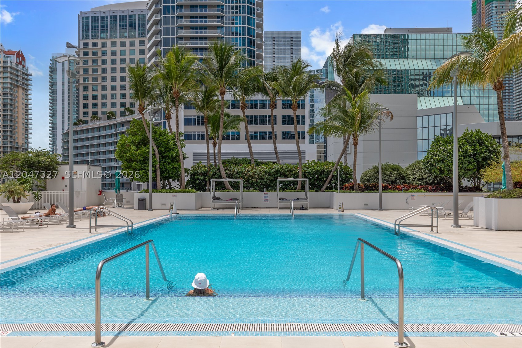 THE PLAZA 901 BRICKELL CO - Residential