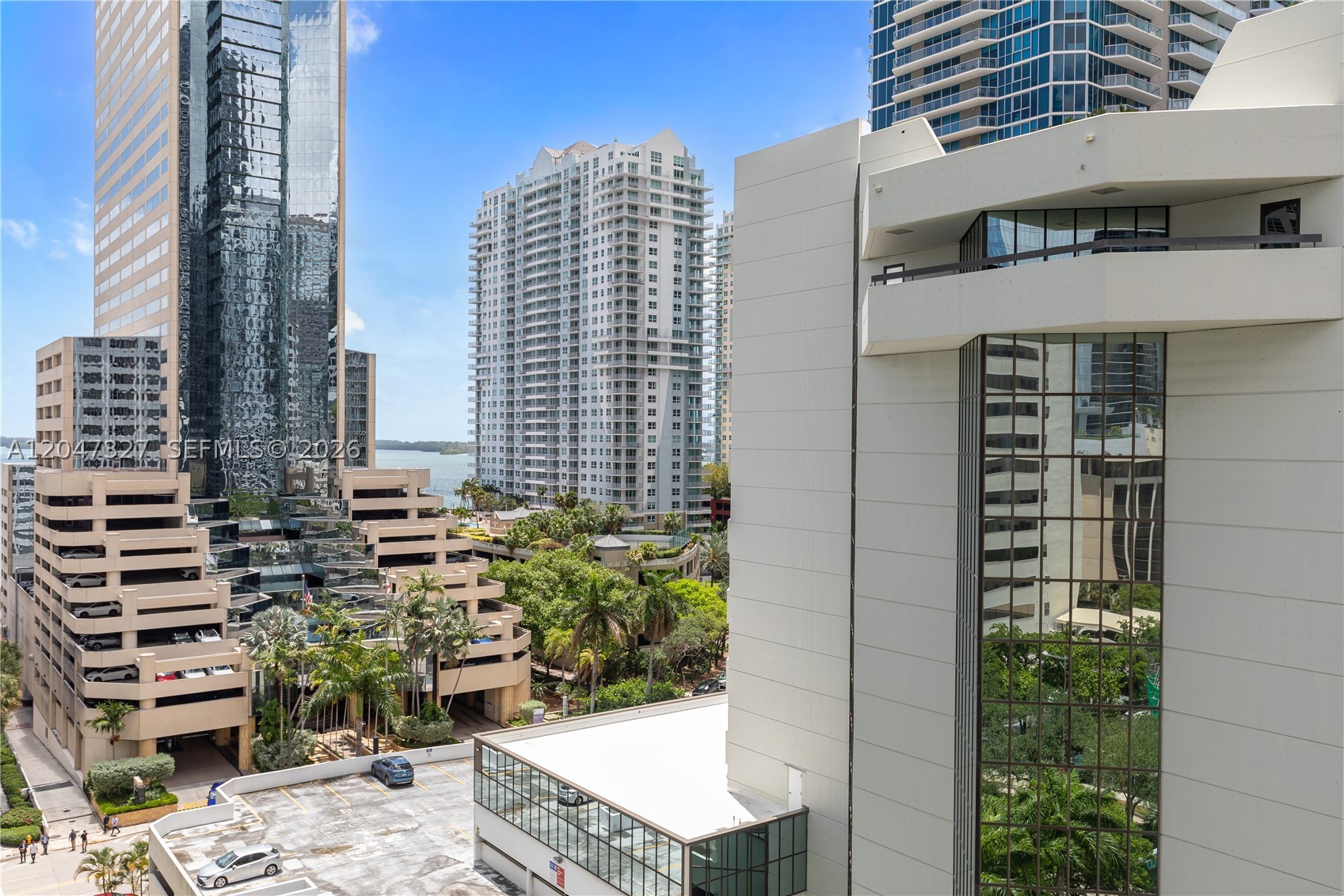 THE PLAZA 901 BRICKELL CO - Residential