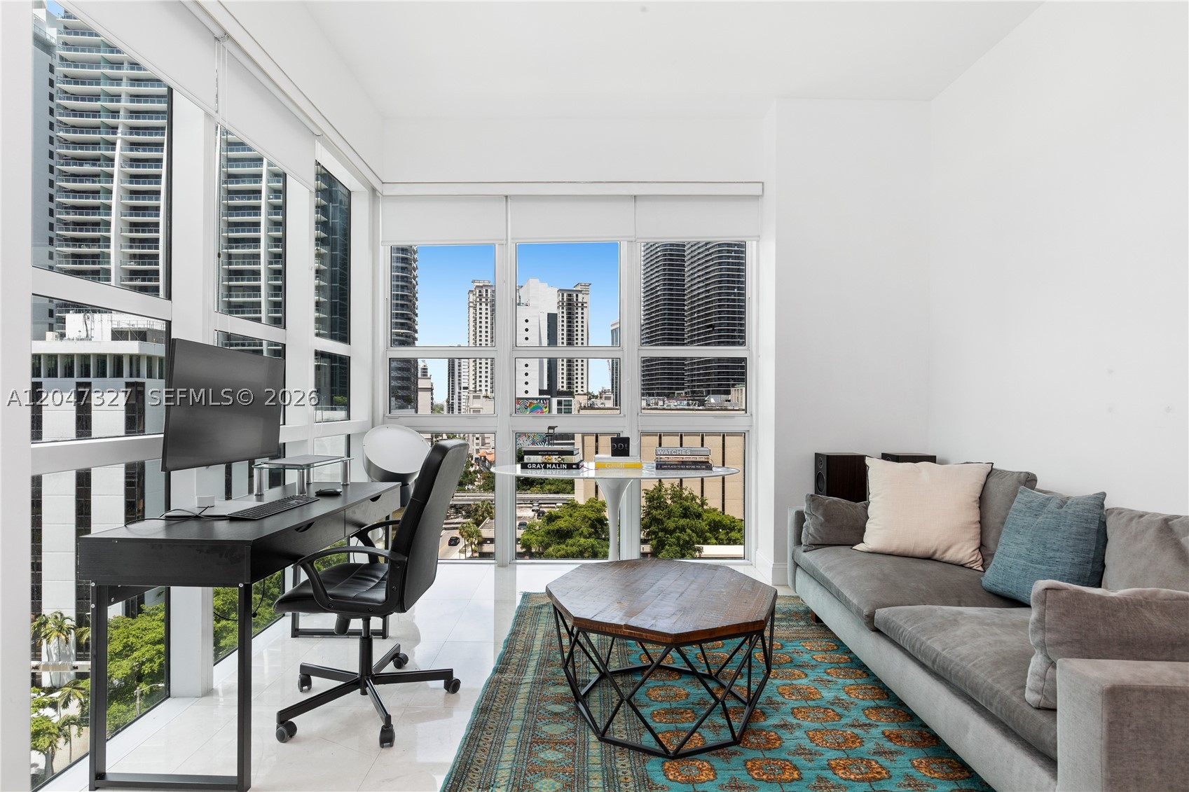 THE PLAZA 901 BRICKELL CO - Residential
