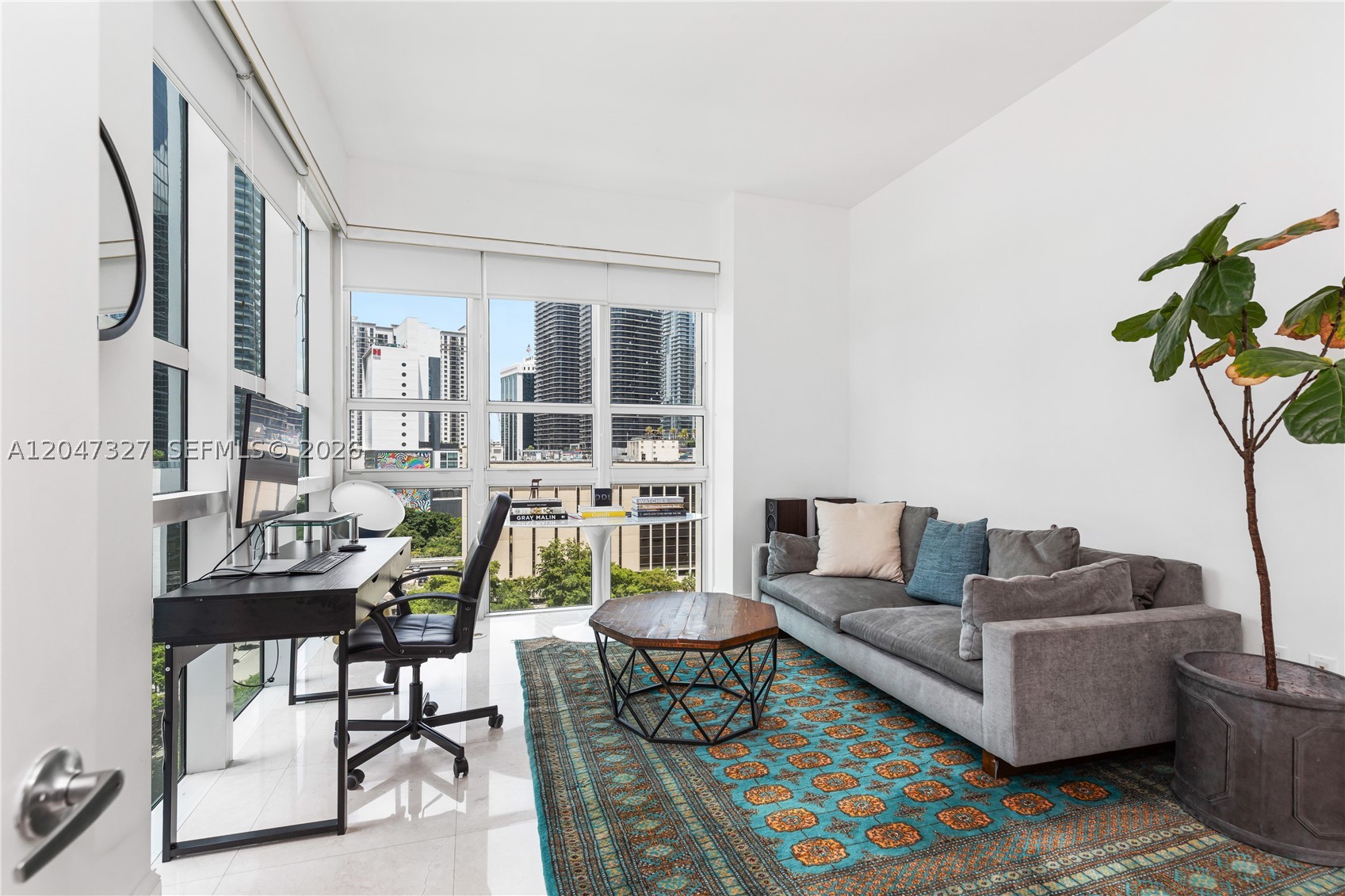 THE PLAZA 901 BRICKELL CO - Residential
