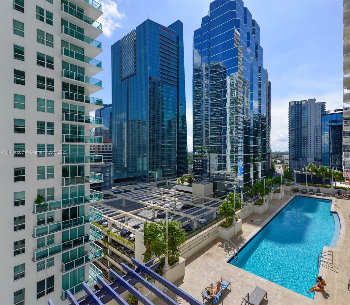 THE CLUB AT BRICKELL BAY - Residential