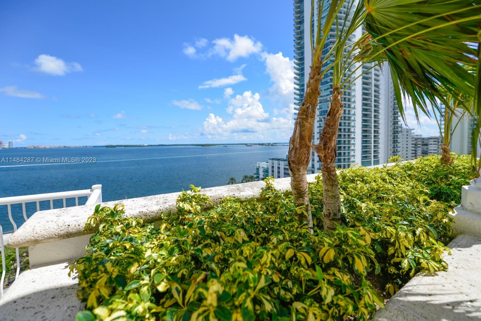 THE CLUB AT BRICKELL BAY - Residential