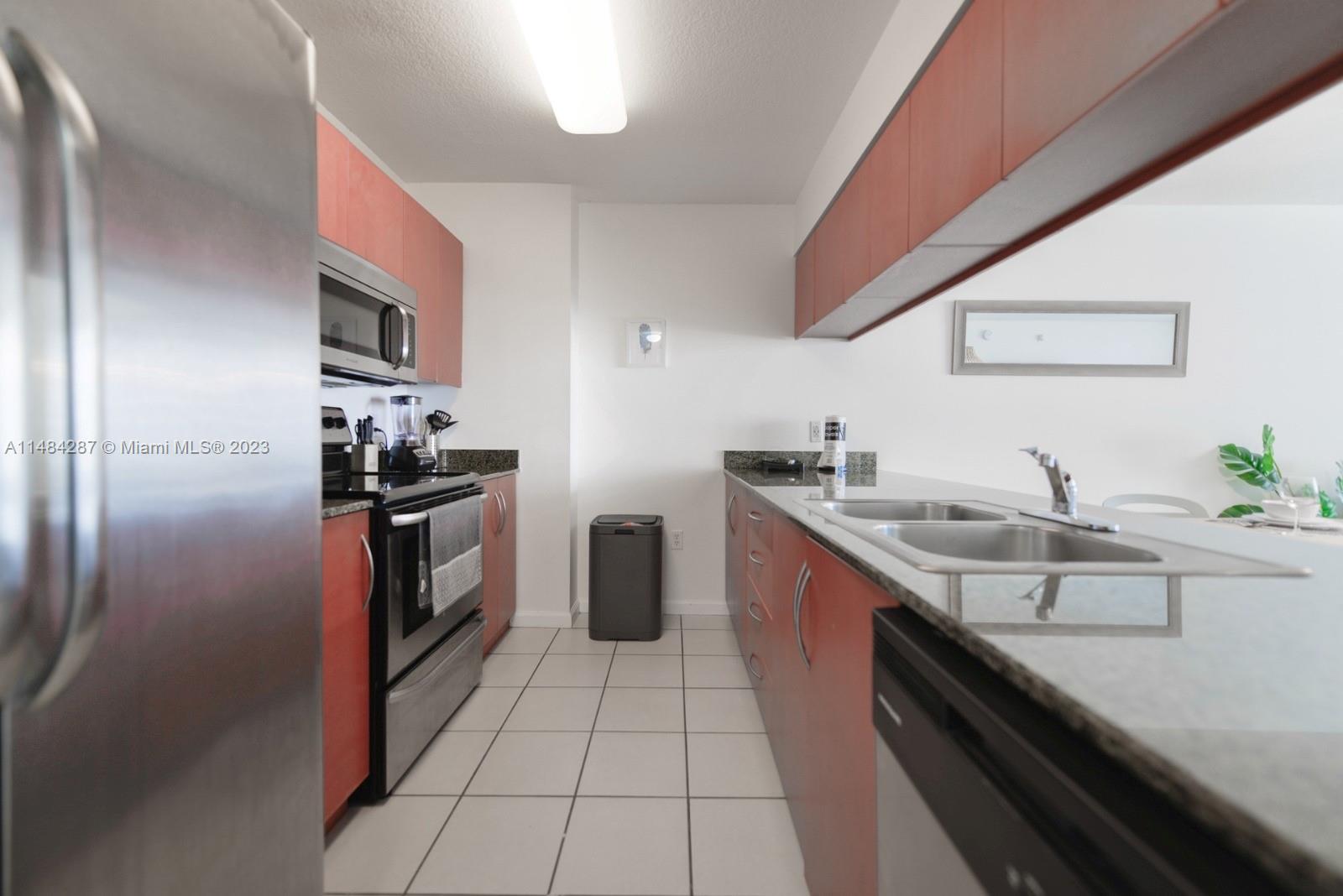 THE CLUB AT BRICKELL BAY - Residential