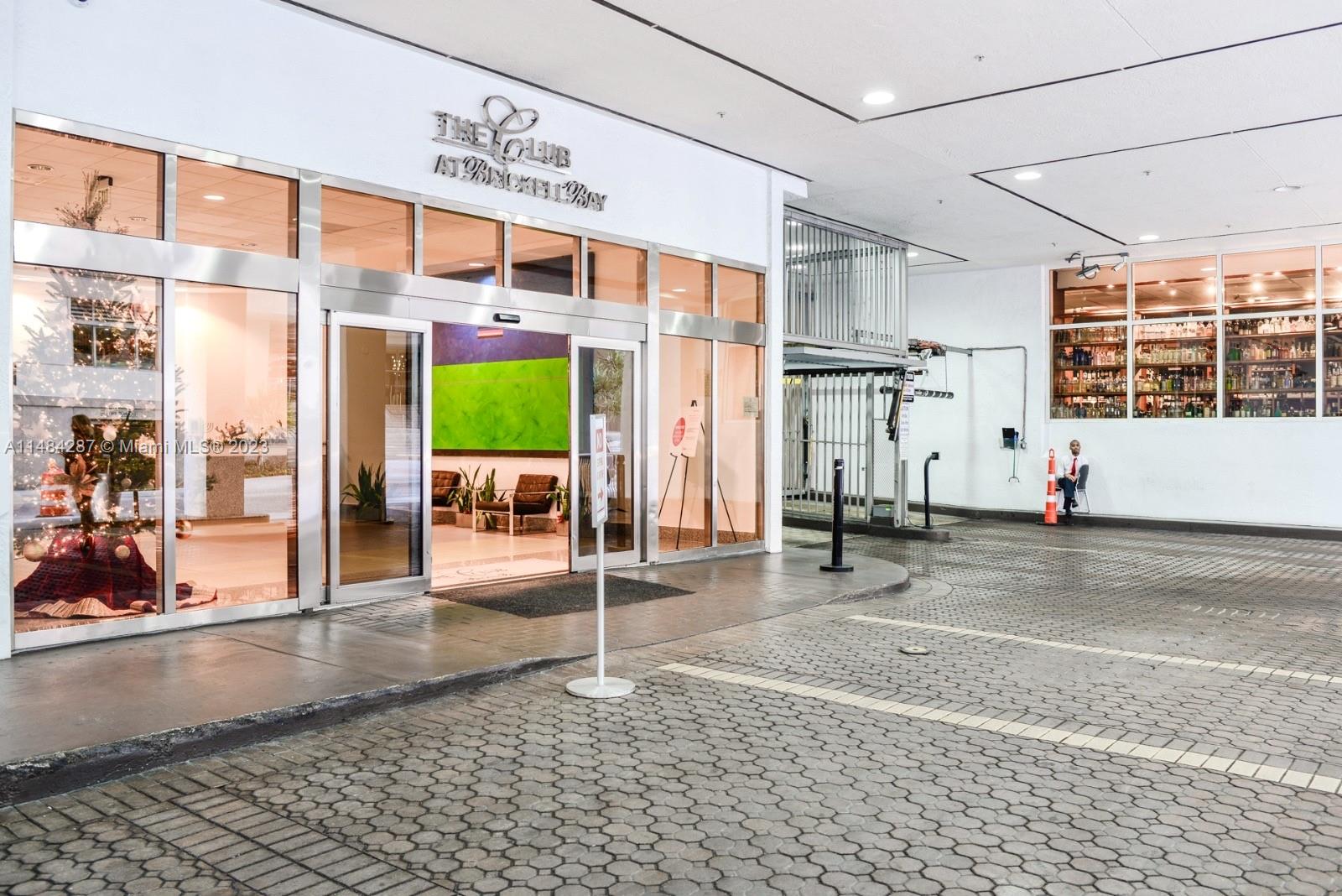 THE CLUB AT BRICKELL BAY - Residential