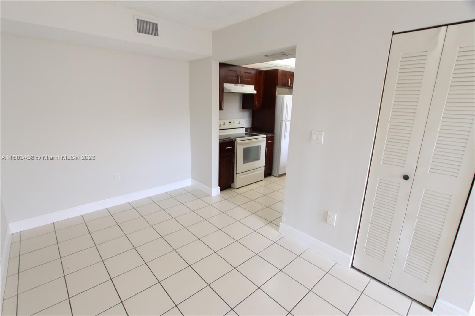 SOLEIL LAKE CONDO - Residential Lease