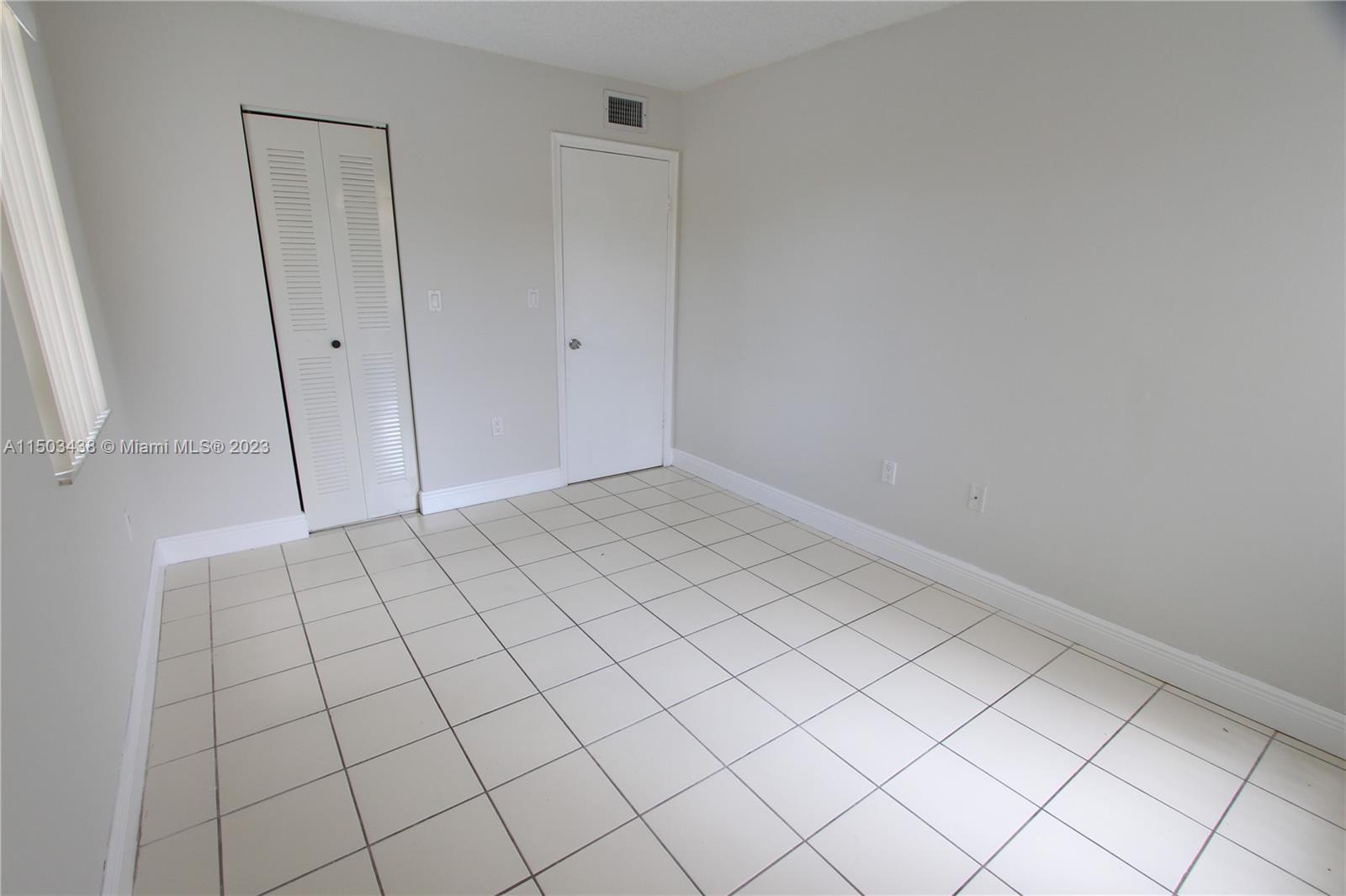 SOLEIL LAKE CONDO - Residential Lease