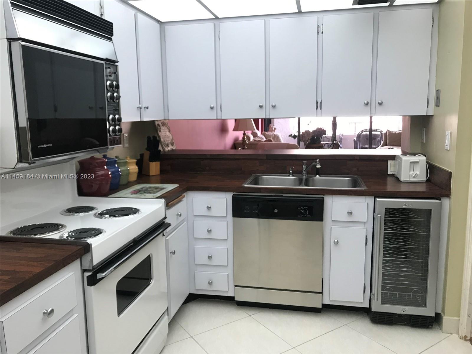 KEY COLONY NO 1 - Residential Lease