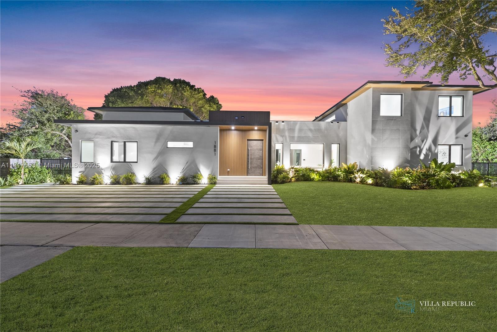 GREYKNOLL ESTATES - Residential Lease